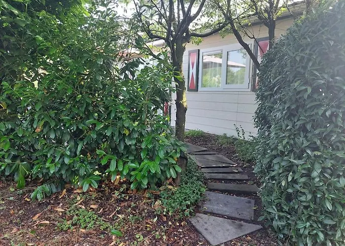 別荘 Heerlijk Huisje In Het Groen フォールトハイゼン